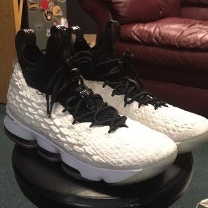 Nike Lebron XV 15 white graffiti size 11